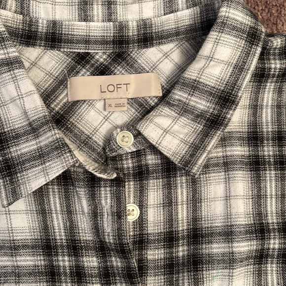 Loft women’s button down long sleeve flannel - Picture 2 of 4
